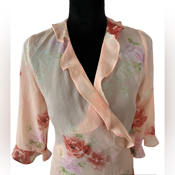 WOMEN’S FLORAL PRINT WRAP SHIRT - Picture 2 of 4